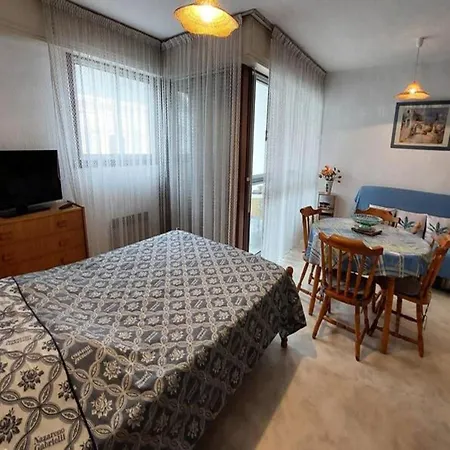 Studio For 2 People