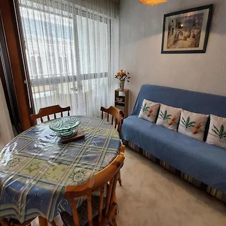 Studio For 2 People エクスレバン